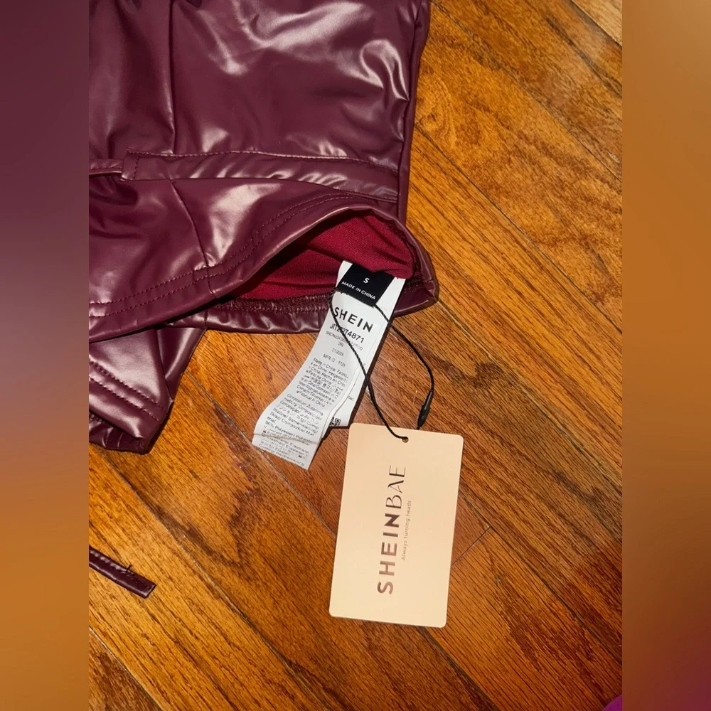 NWT SHEIN Burgundy Faux Leather Drawstring Corset Crop Top - Picture 7 of 7